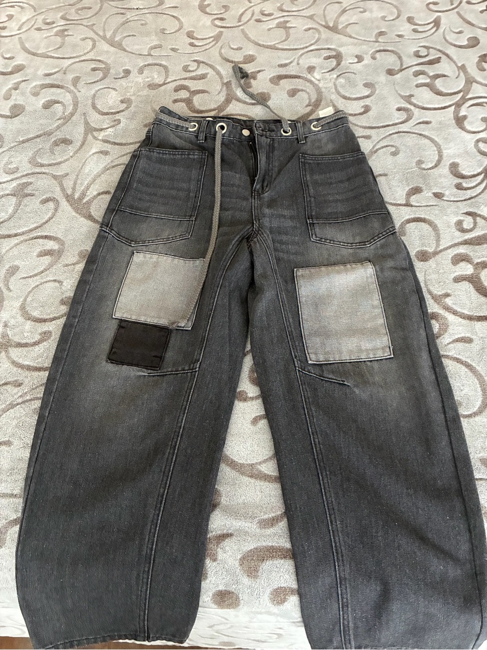 Womens Black Patchwork Cargo Jeans-never wore